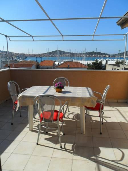 Apartments Rebac Murter Exterior foto